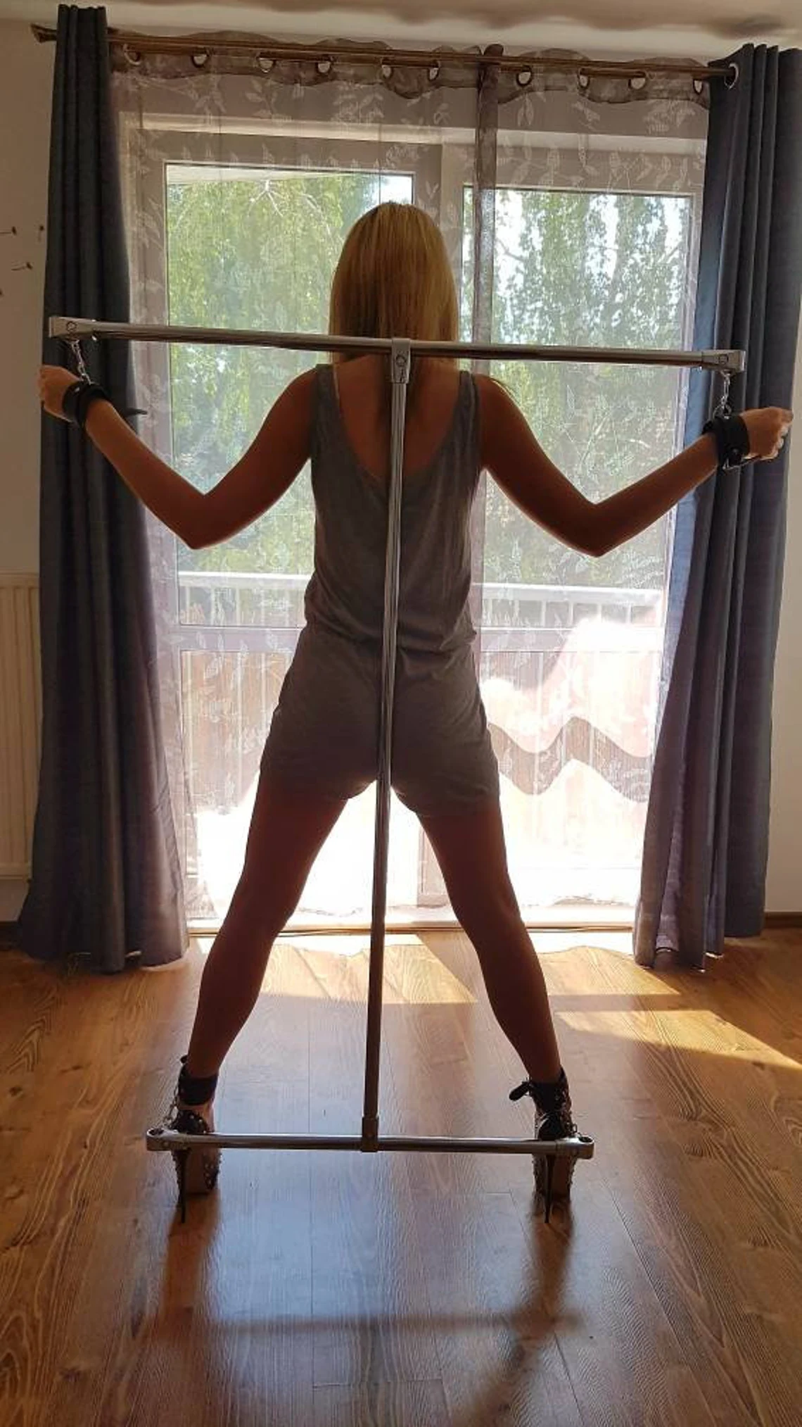 Metal Spreader Bar for Wrists and Ankles